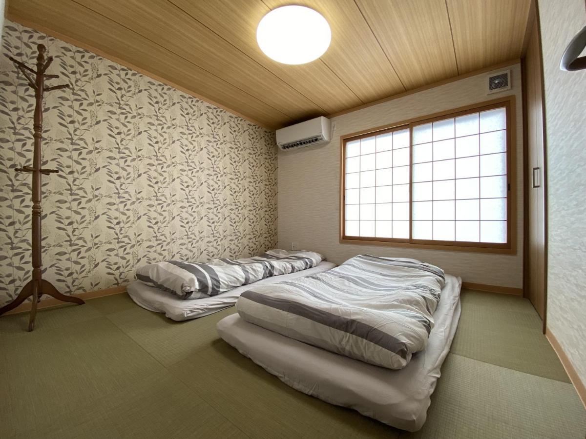 Wutong-40 Minutes Direct To Kansai Airport And 5 Minute Walk To Jr Or Subway Or Nankai Line And 1 Minute To Tsutenkaku The Landmark Of Osaka And Many Japanese Bistros Nearby Dış mekan fotoğraf